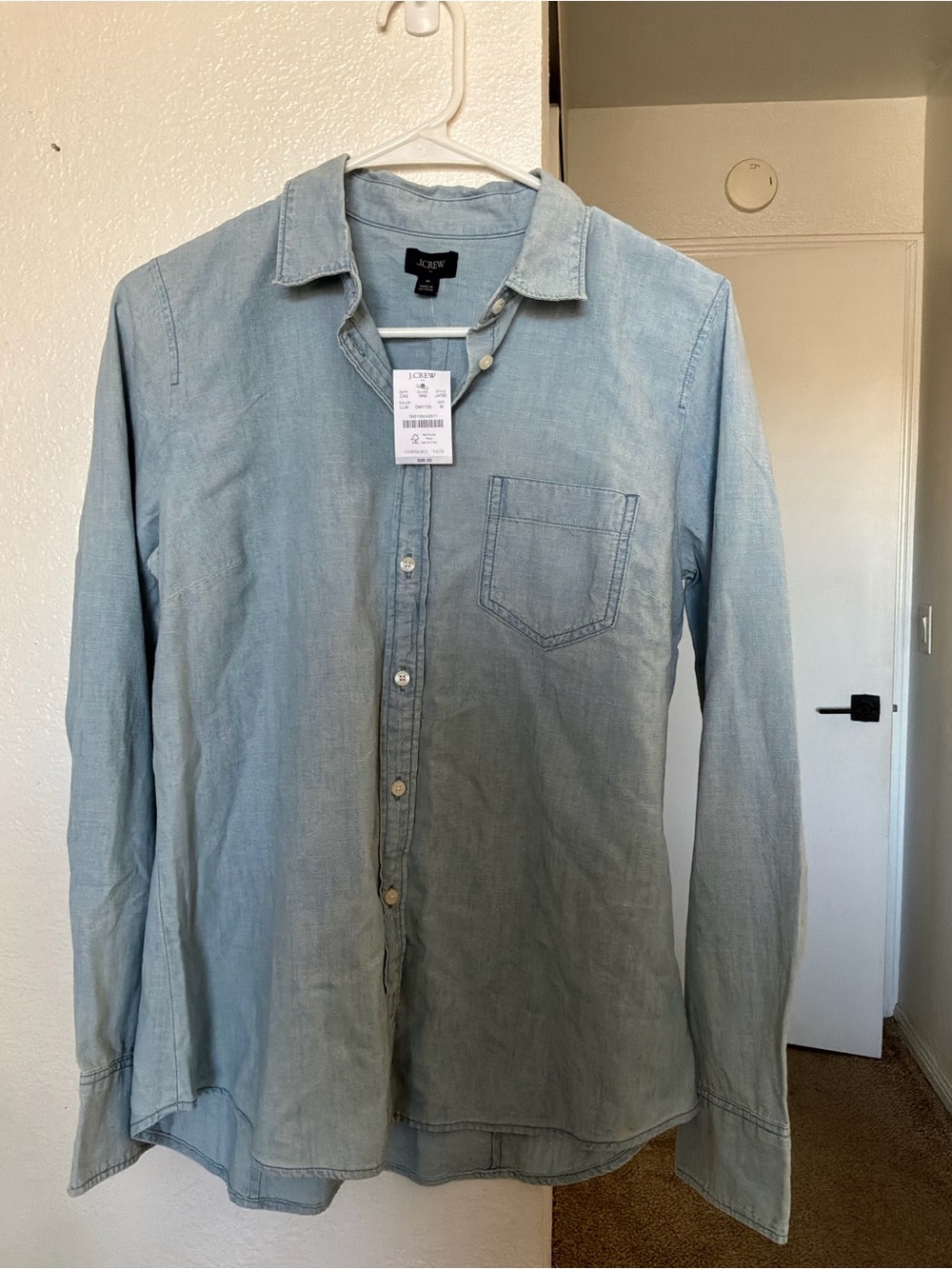 NWT J.Crew Women's Medium Lightweight Chambray Denim Button-Down Shirt J4720